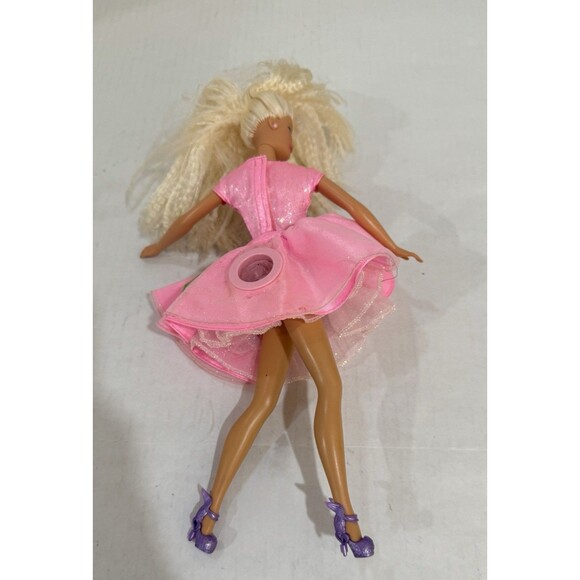 Vintage 1997 twirlin Barbie. Skirt has pods of lip, cheek and eye makeup. - Picture 12 of 16